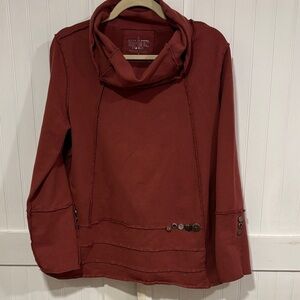 Neon Buddh Brick/brownish Cowl Neck pullover w/cute Button Accents. Roomy size M